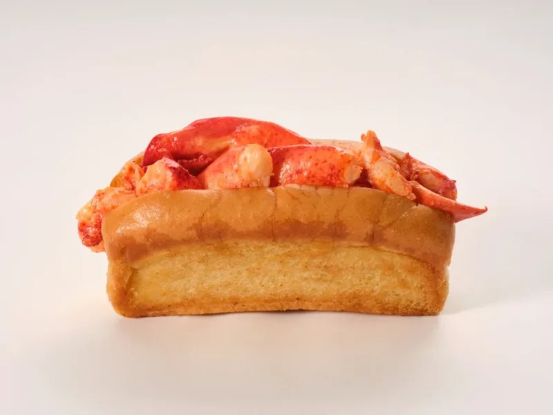 The 6 best places in Phoenix to get a lobster roll, according to locals