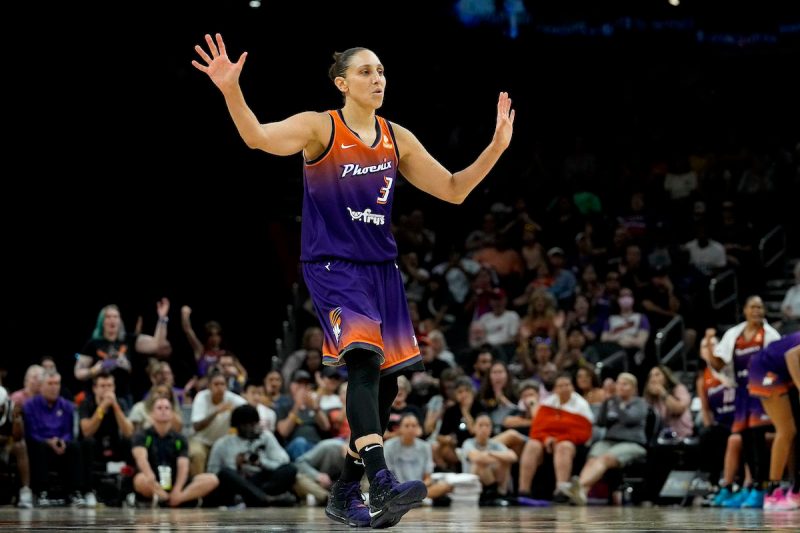 Diana taurasi on the court