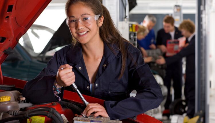 9 fantastic job-training programs for Arizona high schoolers