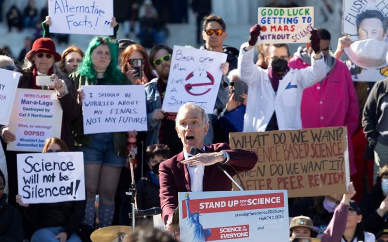 Bill Nye and others at "Stand up for Science" rally